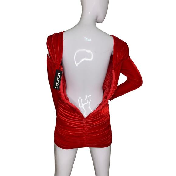 Boohoo NWT Velvet Bardot Cup Detail Mini Dress Size 4 Dark Red Cold Shou… - Picture 8 of 12